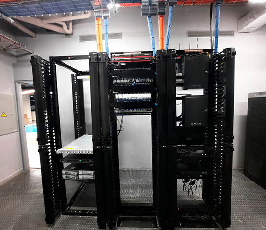 Servicios de implementación de infraestructura IT, montaje de Data Centers y gestión de redes corporativas realizados por Pandsistcom.